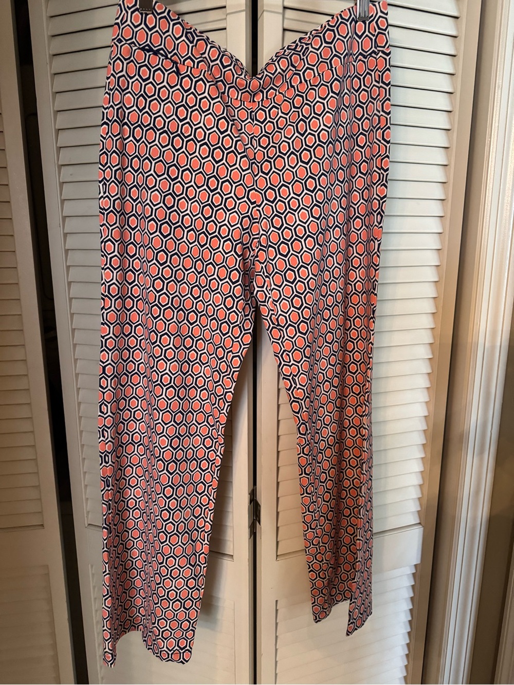 J. McLaughlin Coral and Navy Hexagon Carmel L Wide-Leg Pants